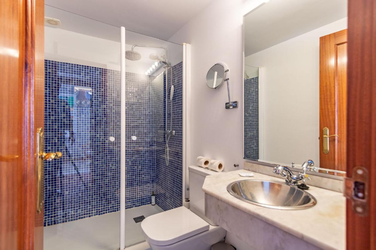 דירות סביליה Abades Giralda Deluxe By Valcambre מראה חיצוני תמונה